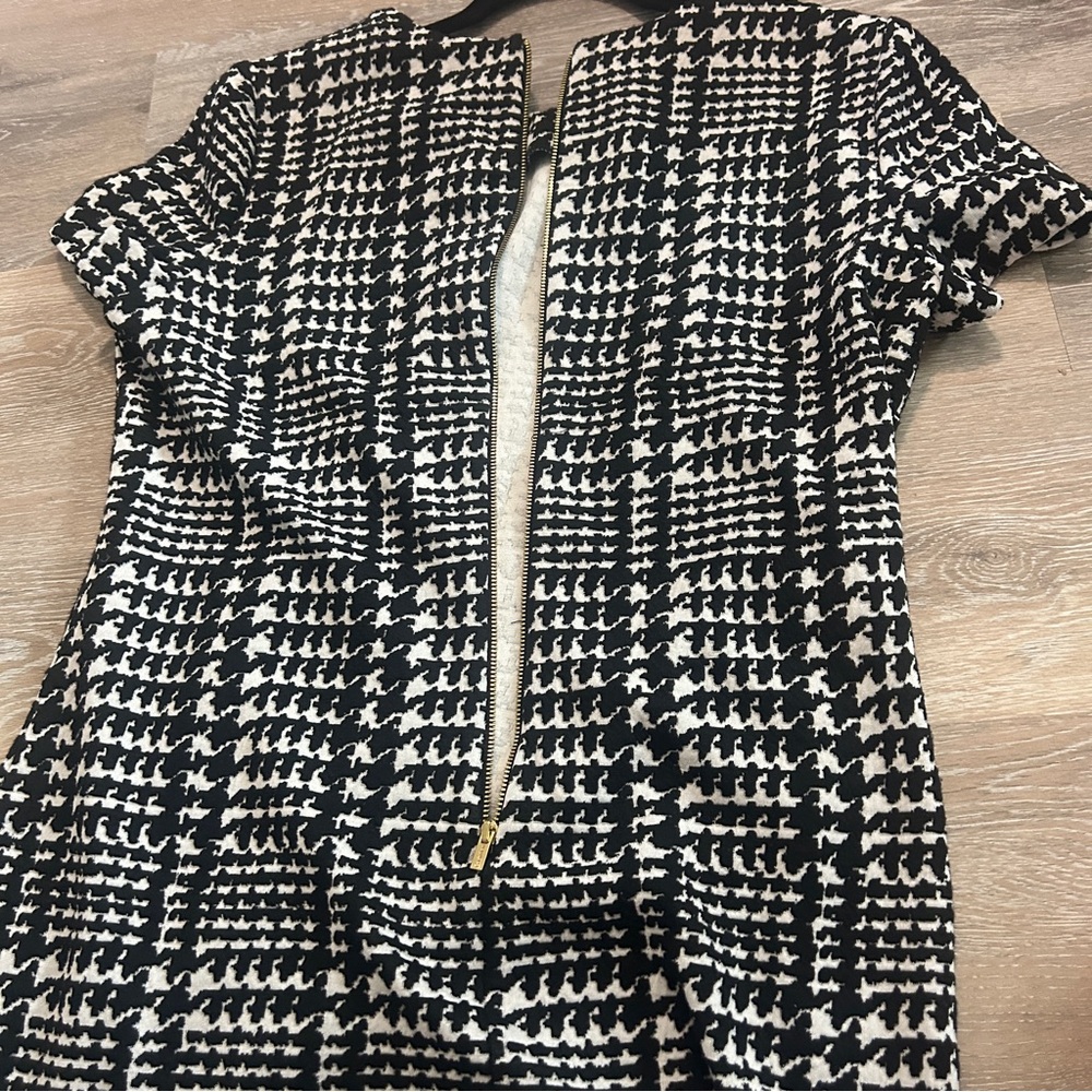 Calvin Klein Black and White Sheath Mini Dress Crew Neck - Picture 11 of 13